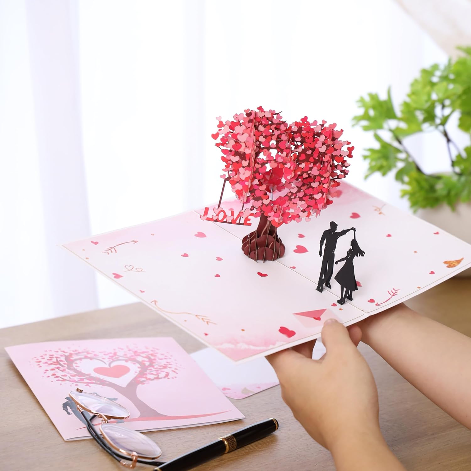 Love tree Valentine's Day pop-up cards - Romantic love greeting card